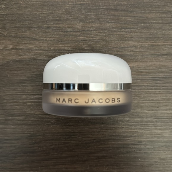 Marc Jacobs Finish Line Perfecting Coconut Setting Powder - Picture 3 of 3